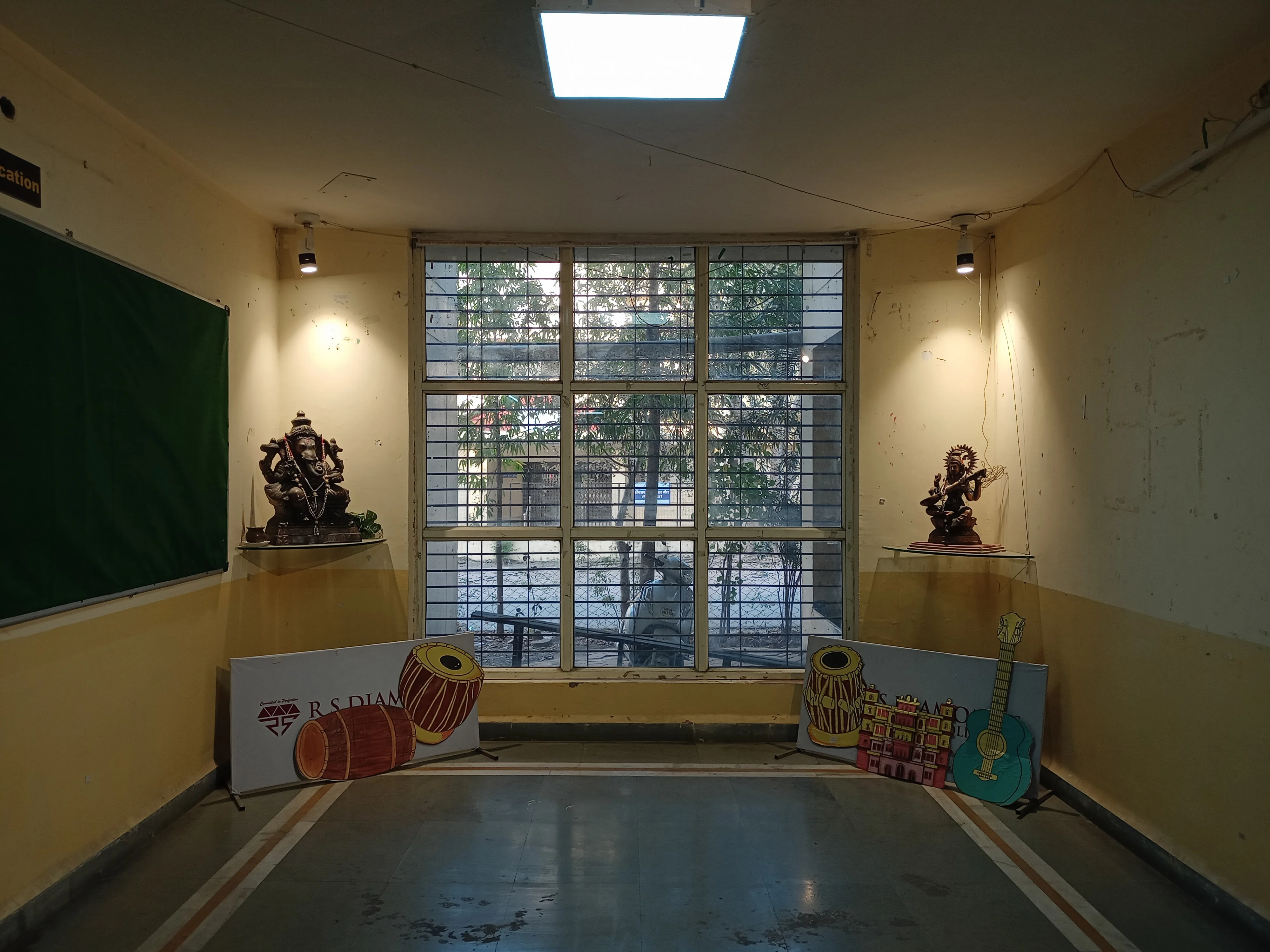 SJMC gallery photograph